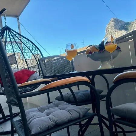 Beachfront Plaza Omiš