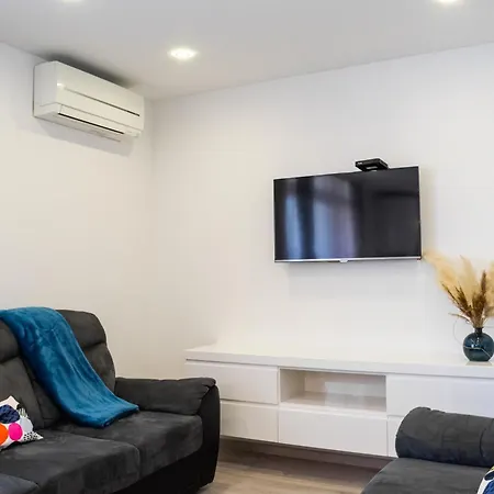 Beachfront Plaza Apartament Omiš
