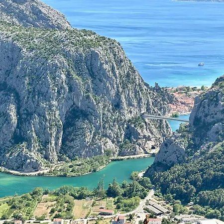 Apartment Beachfront Plaza Omiš