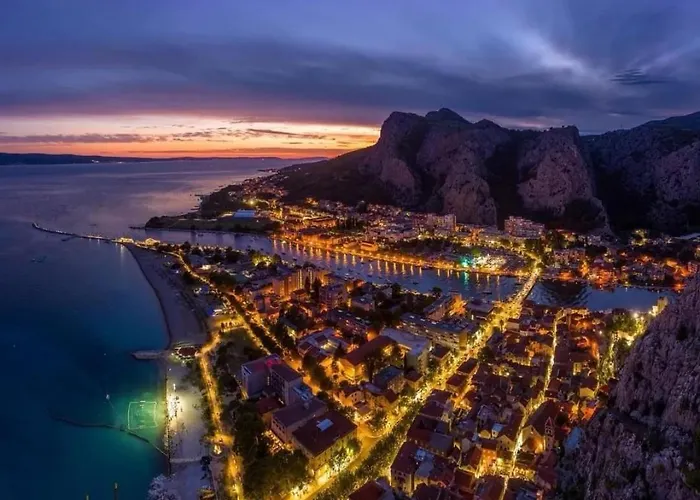 Beachfront Plaza * Omiš