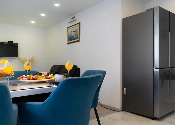 Beachfront Plaza Appartement *