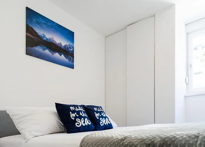 Beachfront Plaza Omiš