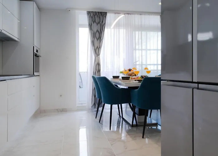 Beachfront Plaza Appartement