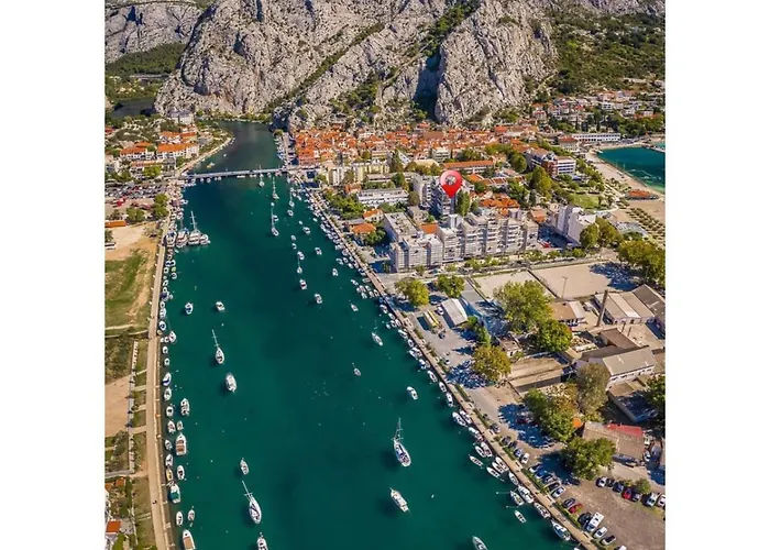 Beachfront Plaza Appartement *