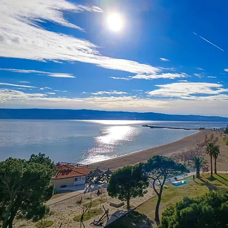 Beachfront Plaza *
